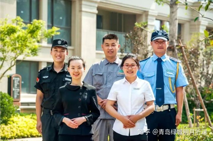 不一樣的綠城服務(wù) 物業(yè)不是管理，是服務(wù)！