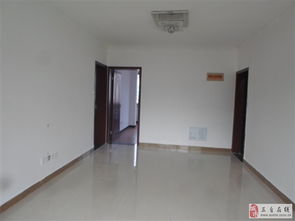 食品公司宿舍學區房 三居室與專業保潔服務